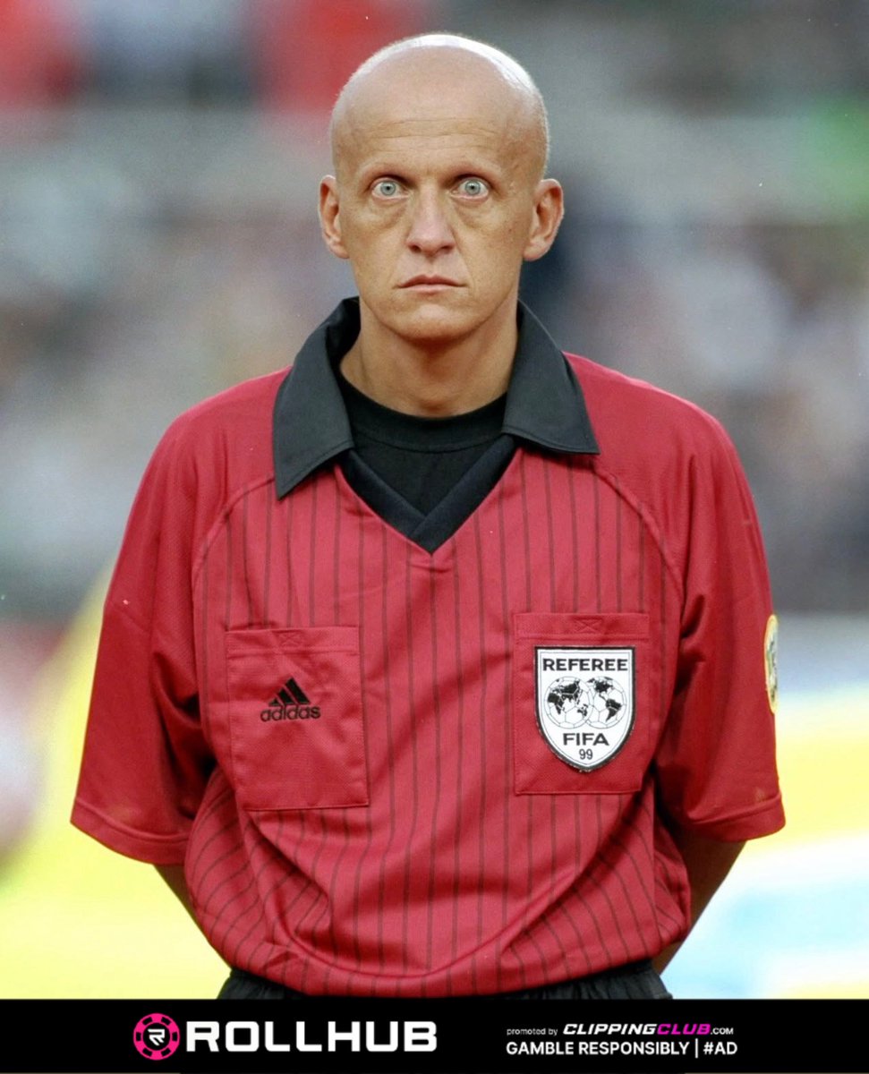 Why no referee can be like  Pierluigui Collina. The greatest football referee of all time. 

A thread 🧵