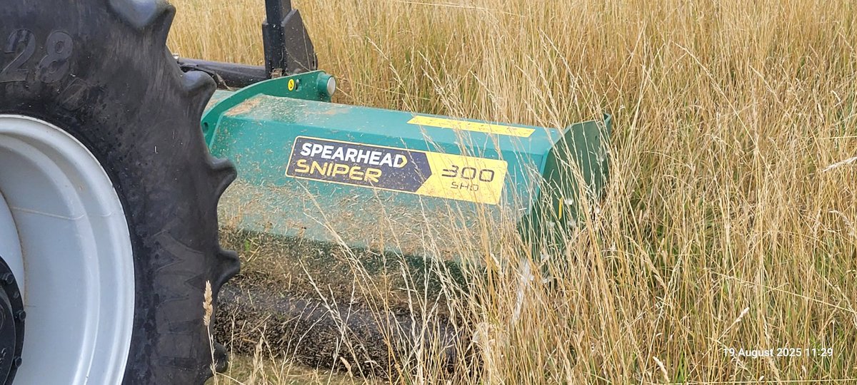 Last bit of the tidy up,now got to wait for 1st Sept to start the next job cutting the hedges in Lincs for PX farms.
<a href="/Pxfarms/">James S. Peck</a> 
<a href="/SpearheadWorld/">Spearhead Machinery</a> 
<a href="/Sharmansagri/">Sharmans Agricultural</a>
#thekitthatcutsit
#farming
#environment