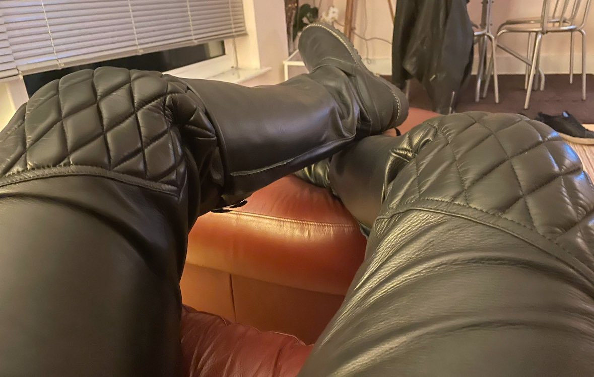 Morning subs it’s wallet Wednesday so head to my Throne and start the day by sending me a coffee.