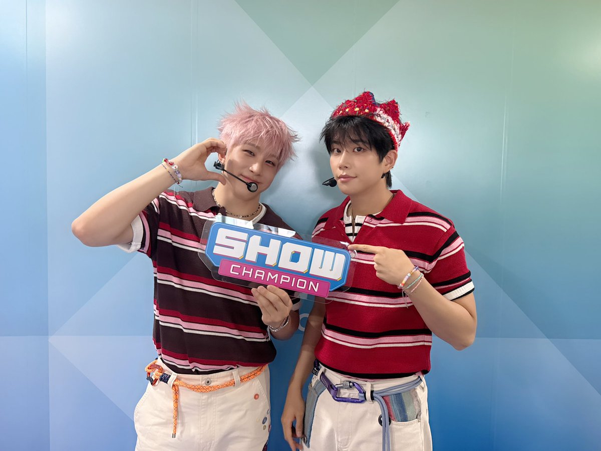 showchampion1's tweet image. Q. 잘생겼는데 귀엽고 무대도 잘해서 경력 10년은 되어 보이는 신인을 뜻하는 사자성어는 ?

A. ✨ 주 니 지 니 ✨

세월이 흘러도 #Some_Things_Never_Change 한 것은 #주니지니 를 사랑하는 마음🩷 애정하는 마음🧡 아끼는 마음💚…