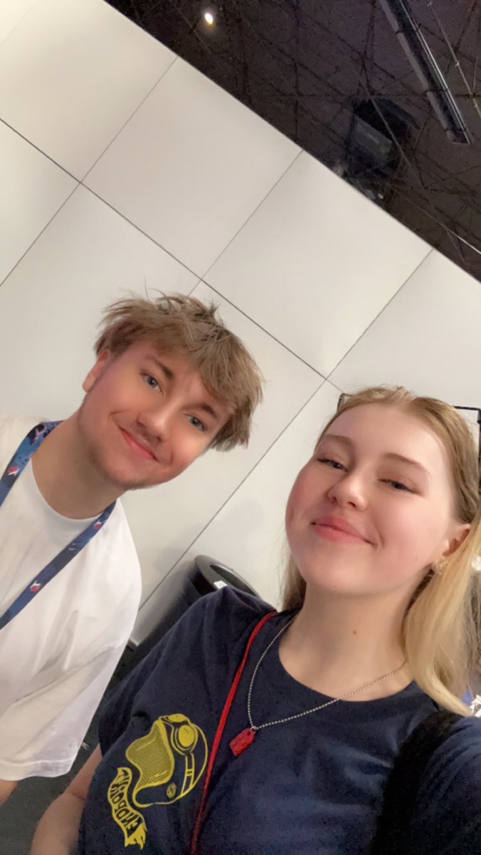 uhlooran's tweet photo. @xEnzhy happy birthday gangsta here’s some 2023 photos despite meeting up another time since then LMAO gotta run it back and beat you at mini golf again 🫡 https://t.co/XmN9DCyBHT