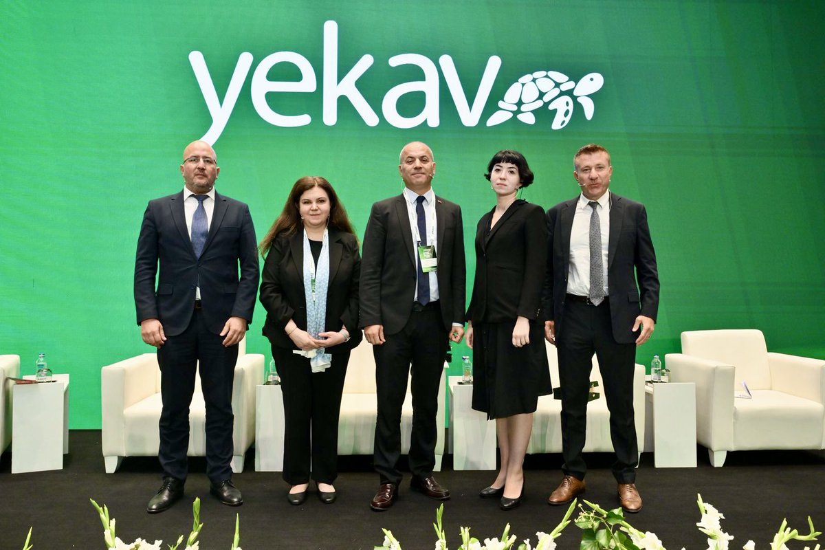 Ulaştırma Hizmetleri Düzenleme Genel Müdürlüğü (@uhdgm_uab) on Twitter photo Yeşil Kalkınma Vakfı ev sahipliğinde, Sn. Bakanımız <a href="/a_uraloglu/">Abdulkadir URALOĞLU</a>'nun teşrifleriyle İstanbul’da düzenlenen Sürdürülebilir Ulaşım Zirvesine katıldık. Ülkemizin sıfır emisyon hedefleri doğrultusunda sürdürülebilir taşımacılık ve yeşil dönüşüm çalışmalarımız hakkında bilgi verdik. Yeşil Kalkınma Vakfı ev sahipliğinde, Sn. Bakanımız <a href="/a_uraloglu/">Abdulkadir URALOĞLU</a>'nun teşrifleriyle İstanbul’da düzenlenen Sürdürülebilir Ulaşım Zirvesine katıldık. Ülkemizin sıfır emisyon hedefleri doğrultusunda sürdürülebilir taşımacılık ve yeşil dönüşüm çalışmalarımız hakkında bilgi verdik.