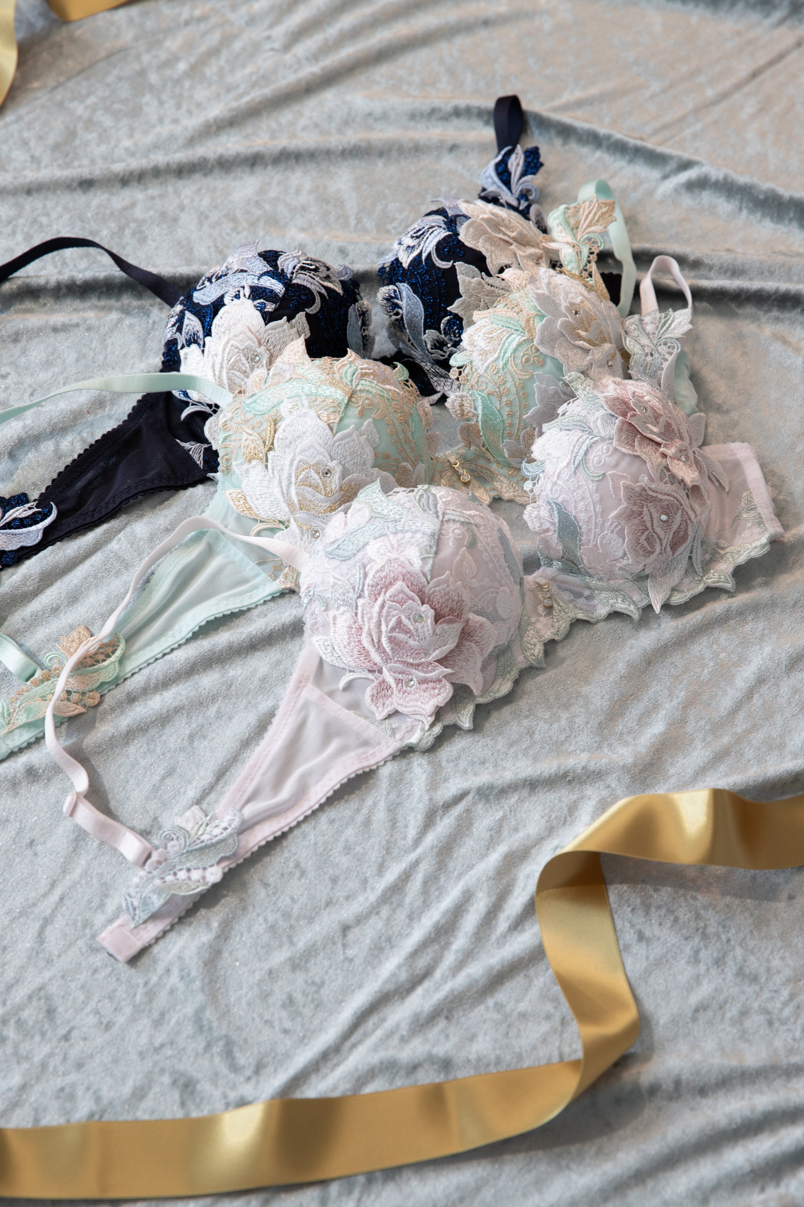 ワコール/サルート 22G プレステージ 新品タグ付 P-upブラショーツF65