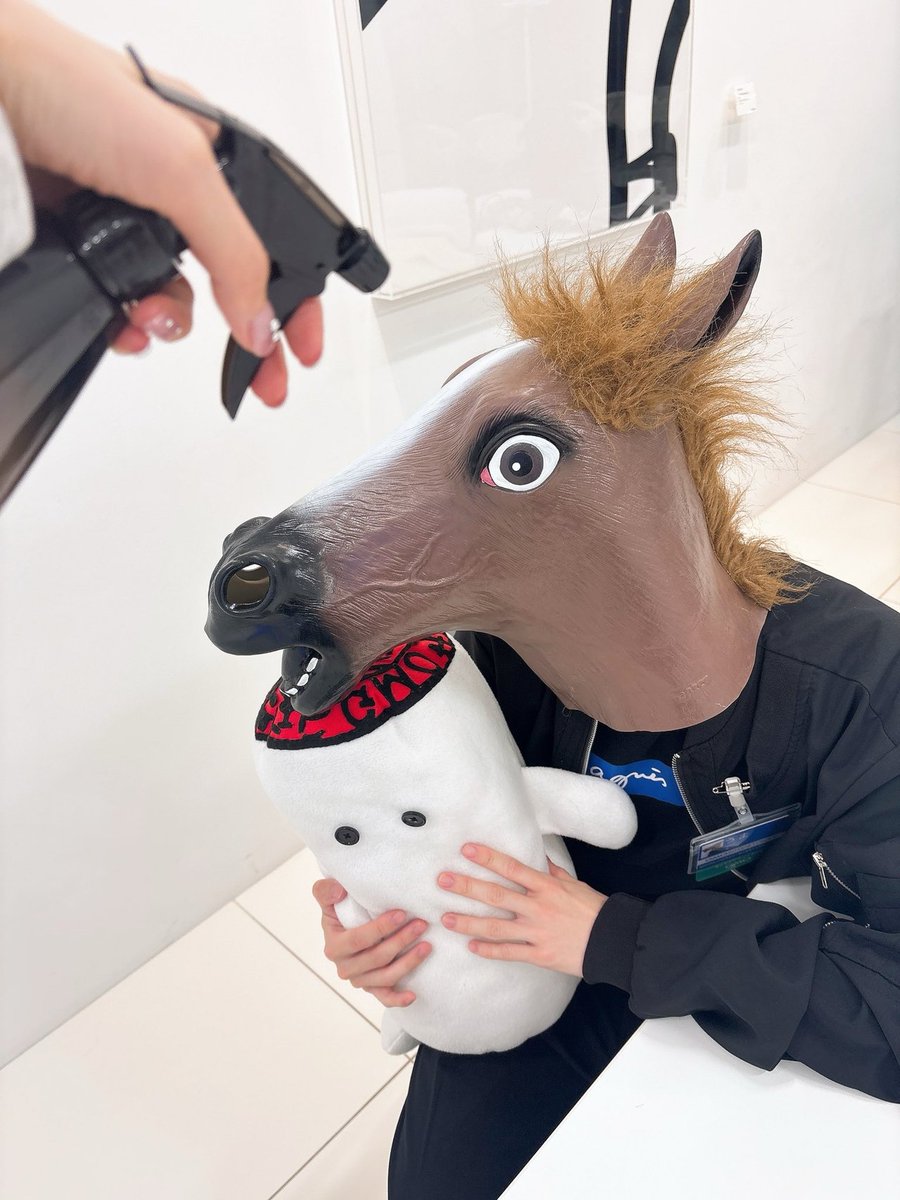 GMOサインの馬、あらゆる企業スタッフから大人気「握手してもらいました！」「お会いできて嬉しい！」「憧れ」
getnews.jp/archives/36544…