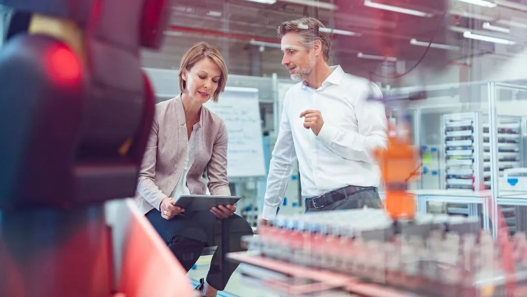 🏭 𝗧𝗵𝗲 𝗶𝗻𝗱𝘂𝘀𝘁𝗿𝗶𝗮𝗹 𝘀𝗲𝗰𝘁𝗼𝗿 𝗶𝘀 𝗮𝘁 𝗮 𝘁𝗶𝗽𝗽𝗶𝗻𝗴 𝗽𝗼𝗶𝗻𝘁. 𝗟𝗲𝗮𝗿𝗻 𝗵𝗼𝘄 𝘁𝗼 𝘁𝘂𝗿𝗻 𝗱𝗶𝘀𝗿𝘂𝗽𝘁𝗶𝗼𝗻 𝗶𝗻𝘁𝗼 𝗼𝗽𝗽𝗼𝗿𝘁𝘂𝗻𝗶𝘁𝘆.

𝘡ü𝘩𝘭𝘬𝘦 𝘐𝘯𝘥𝘶𝘴𝘵𝘳𝘺 𝘛𝘢𝘭𝘬: 𝘚𝘩𝘢𝘱𝘪𝘯𝘨 𝘵𝘩𝘦 𝘍𝘶𝘵𝘶𝘳𝘦 𝘰𝘧 𝘐𝘯𝘥𝘶𝘴𝘵𝘳𝘺 𝘸𝘪𝘵𝘩 𝘈𝘐