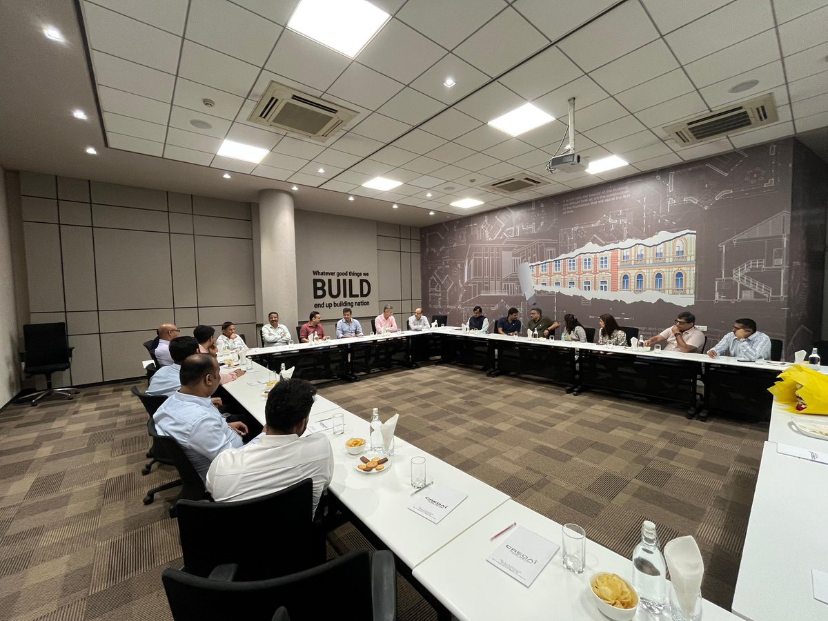 A pleasure to host #CREDAINational President Mr. Shekharbhai Patel at the #CREDAIPune Camp office. A valuable opportunity to meet with national and state leaders, including Mr. Shantilal Kataria, Mr. Ranjit Naiknavare and Mr. Prafulla Taware.