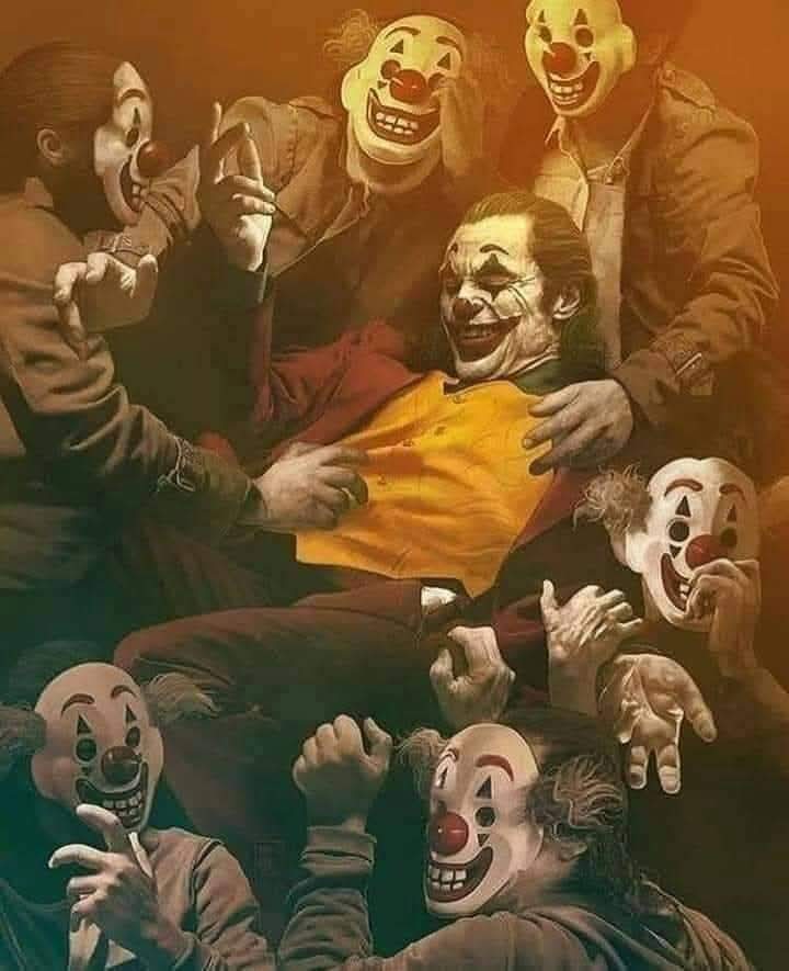 سو مجھ کو ہار کے رکھنا پڑا ہے اپنا بھرم 
وہ داؤ کھیل رہا تھا میرے سکھائے ہوئے