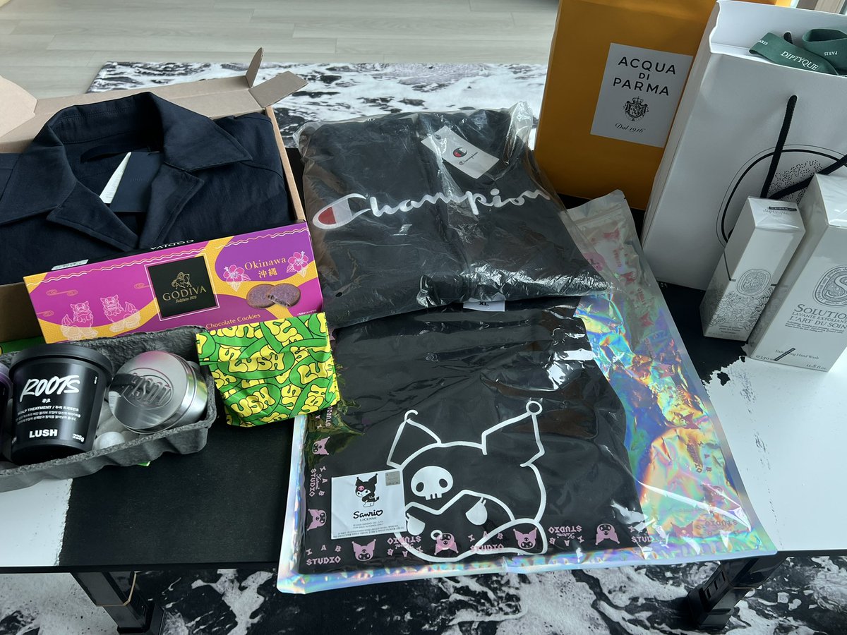 일년 중 가장 행복한 날인 것 같습니다🙇🏻🙇🏻
부족하지만 챙겨주셔서 너무나 감사드립니다
앞으로도 열심히 활동하겠습니다🥹🥹
꼭 보답할게요!! 감사합니다🫶🫶🫶