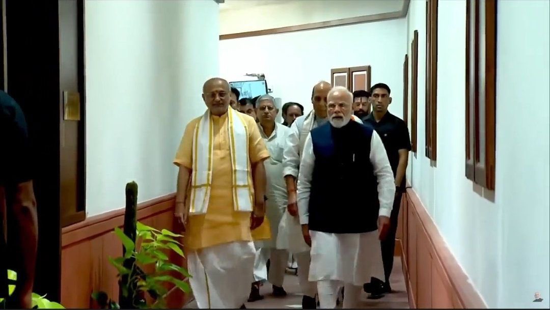 उपराष्ट्रपति पद के लिए NDA के उम्मीदवार श्री <a href="/CPRGuv/">CP Radhakrishnan</a> जी द्वारा आदरणीय प्रधानमंत्री श्री <a href="/narendramodi/">Narendra Modi</a> जी की गरिमामयी उपस्थिति में नामांकन दाखिल किया गया ।

अपने अनुभव और कार्यकुशलता से वे संसद की गरिमा को और अधिक ऊँचाई प्रदान करेंगे, जिससे देश की प्रगति और विकास को नई दिशा