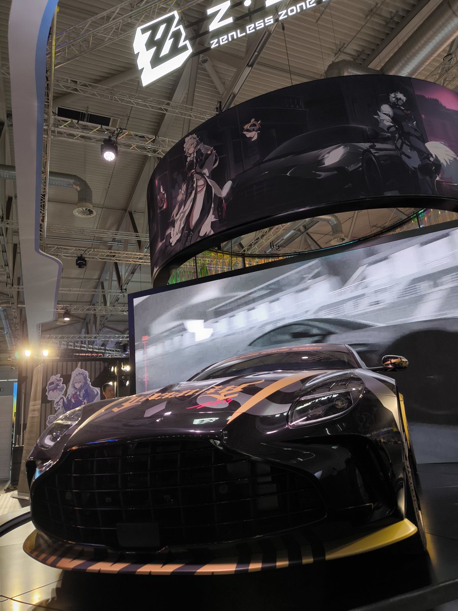 Werbung dies das~ 
TAUCHT EIN, in eine Welt...
Ach ja und Autos und so
#RiduMysteryTales
#AstonMartinZZZ 
#Gamescom2025 
#zzzero