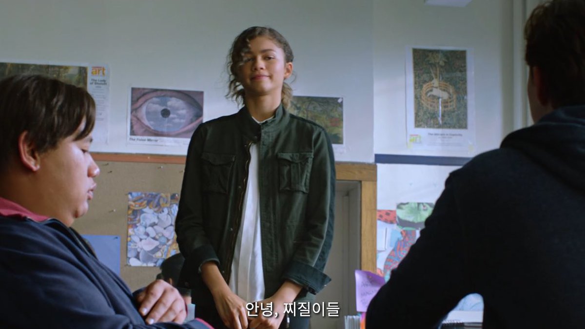 사람이랑 가까워지는걸 어려워하는 mj가 영화 시작부터 피터한테는 막 다가감… 대화자체는 엄청 뻘쭘하게 끝낫는데 그래도 용기내서 말은 걸어봣슨…. 너무기특함…