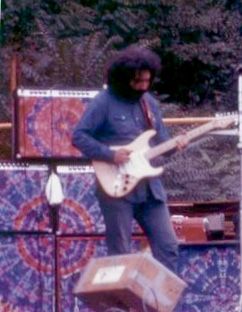 Tie dye your frontal lobes &amp; relax. 
Jerry is playing the fender strat that Graham Nash gifted him after he played pedal steel on Teach Your Children Well.
Garcia would later put an alligator sticker on it &amp; the rest is history.
#DeadHeadLife
