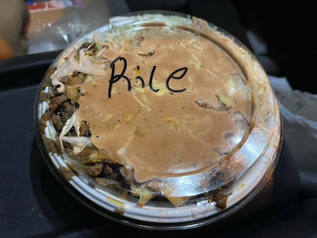 晩御飯も支給されました