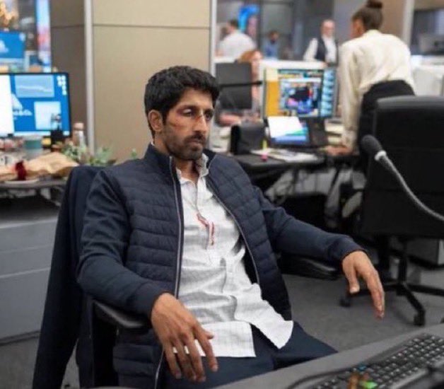 BoringBiz_'s tweet image. VCs when they realize how much profit their AI PortCos need to generate for the valuation to make any sense