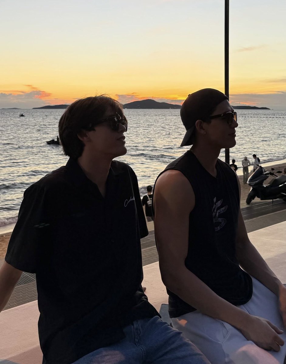 077Etincelle's tweet photo. 🌅🥺

#GMMTVOuting2025 
#JossGawin #จอสกวิน https://t.co/JEIeUNFsbE