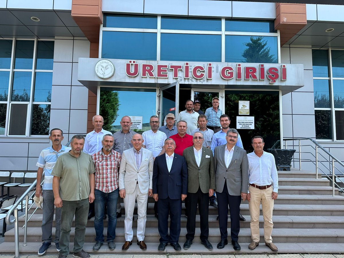 Cumhurbaşkanlığı Yüksek İstişare Kurulu Üyesi Sn İsmet Yılmaz, MHP Genel Başkan Yrd. ve Ankara Milletvekili Sn Mevlüt Karakaya ile AK Parti Konya Milletvekili Sn Orhan Erdem Bugün Borsamızı ziyaret ederek satış salonumuzda da incelemelerde bulundular.
Kendilerine teşekkür ederim.