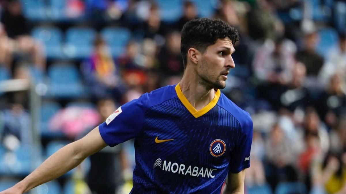 ALMPANIS SUENA PARA SUSTITUIR A NARRO 🇬🇷

El extremo griego milita en el Andorra, donde ha disputado 32 partidos y ha anotado 1 gol y 4 asistencias.⚽

¿Qué te parece su fichaje?

ℹ️ <a href="/__AngelGarcia__/">Cazurreando</a>