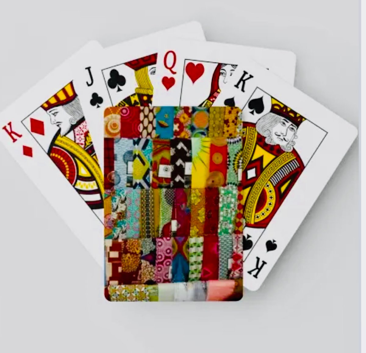 PullTheShade3's tweet image. #codebluebeacon 
#ScotlandCalling 
#QueenofHearts is always your best bet 
The Queen of #Diamonds is cut from a child 
#whereareallthemissingchildren 
#stillwaitinonaKing