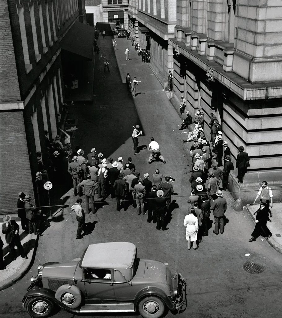 Jïuliette (@giulietter48567) on Twitter photo Lunch Hour, San Francisco, 1934 - John Gutmann Lunch Hour, San Francisco, 1934 - John Gutmann