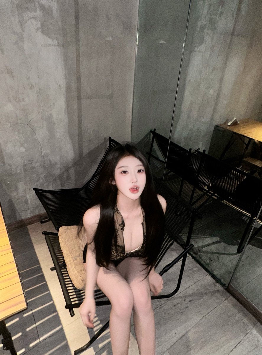 福利姬珂珂分享的黄推图片2 - 网红私拍内容