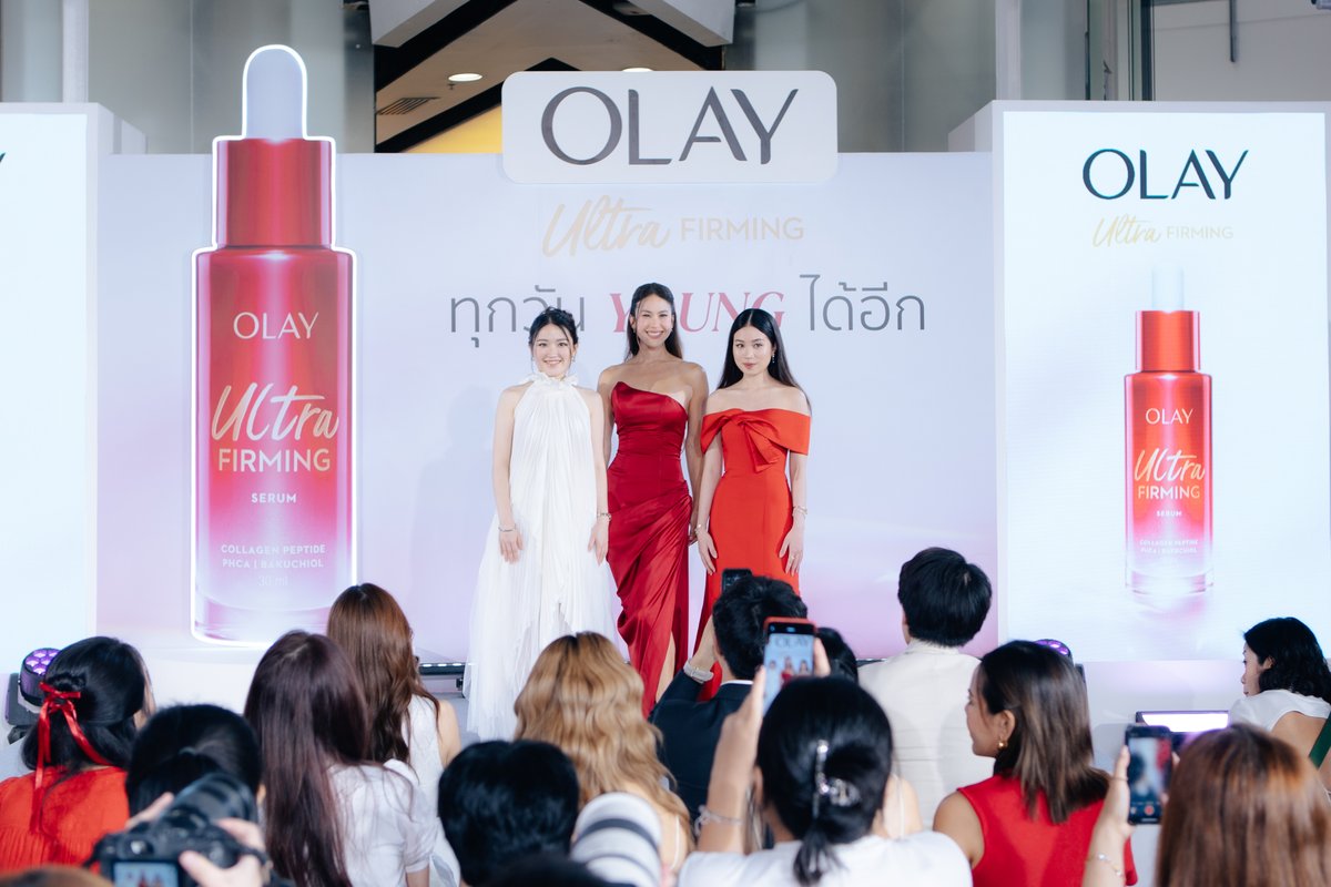 woopmag's tweet photo. ต้อนรับความ YOUNG กันถ้วนหน้า! OLAY Ultra Firming Serum
#OLAY #OLAYThailand #OLAYUltraFirming #เซรั่มหน้าเด็ก #OlayUltraFirmingSerumxYinWar #หยิ่นวอร์ #YINWAR #yinyin_anw #warwanarat #พอลล่าเทเลอร์
ประมวลภาพ 📌https://t.co/o8IT5rkM1v
เซรั่มสูตรใหม่ล่าสุดจาก OLAY ที่รวม 3 พลังส่วนผสมระดับไอคอนิก✨ Bakuchiol, PHCA และ Collagen-Peptides ทำงานลึกถึงต้นตอของริ้วรอย เพื่อผิวแน่น กระชับ อ่อนเยาว์อย่างพิสูจน์ได้จริงตั้งแต่ครั้งแรกที่ใช้
พร้อมพรีเซนเตอร์สาวสวยตลอดกาล พอลล่า เทเลอร์ ( @paulataylor ) ที่ควงคู่จิ้นสุดฮอต หยิ่น อานันท์ ( @yinyin_anw ) และ วอร์ วนรัตน์ ( @warwanarat ) ถ่ายทอดโมเมนต์ “ทุกวัน YOUNG ได้อีก” ในงานเปิดตัวที่ลาน Central Court, CentralWorld
@olaythailand
ชมคลิปสัมภาษณ์
ผู้บริหาร OLAY THAILAND และ คุณพอลล่า เทเลอร์▶️https://t.co/WYnGF1aDTy
พอลล่า เทเลอร์▶️ https://t.co/JtZMMWi21S