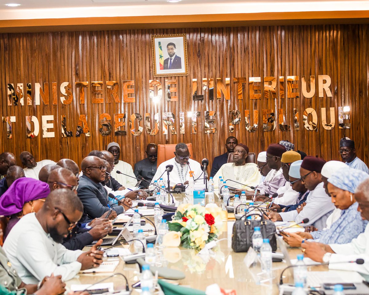 Je salue l’avancement satisfaisant des préparatifs du Gamou 2025. J’ai demandé au Gouverneur et aux structures de l’État de renforcer leurs efforts pour répondre aux besoins des pèlerins. J'ai enfin sollicité des prières pour une parfaite réussite.

#Gamou2025 #Sénégal