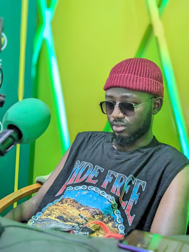 Taking You To The Top 🔥 (@hillsfmkabale) on Twitter photo #hillsdaybender is live On AIR with <a href="/McAustinz/">Tiny Mukiga Mc Austinz🇺🇬🇷🇼</a> for your hot stories and hits powered by <a href="/AquafinaUganda/">Aquafina Uganda</a>
stream live hillsfm.co.ug
#freshhitsforkigezi
#Hillsfmdaybender
#enricheddrinkingwater #hillsdaybender is live On AIR with <a href="/McAustinz/">Tiny Mukiga Mc Austinz🇺🇬🇷🇼</a> for your hot stories and hits powered by <a href="/AquafinaUganda/">Aquafina Uganda</a>
stream live hillsfm.co.ug
#freshhitsforkigezi
#Hillsfmdaybender
#enricheddrinkingwater