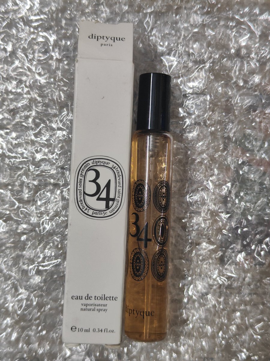 34 Boulevard Saint-Germain

Encapsulates the scent of Diptyque’s first boutique located at the same address.

Spicy, woody, vanillic, warm.

Elegant and sensual.

Perfect for evening wear, especially in the autumn and winter seasons.

This is so good, I'm gonna get a retail pack.