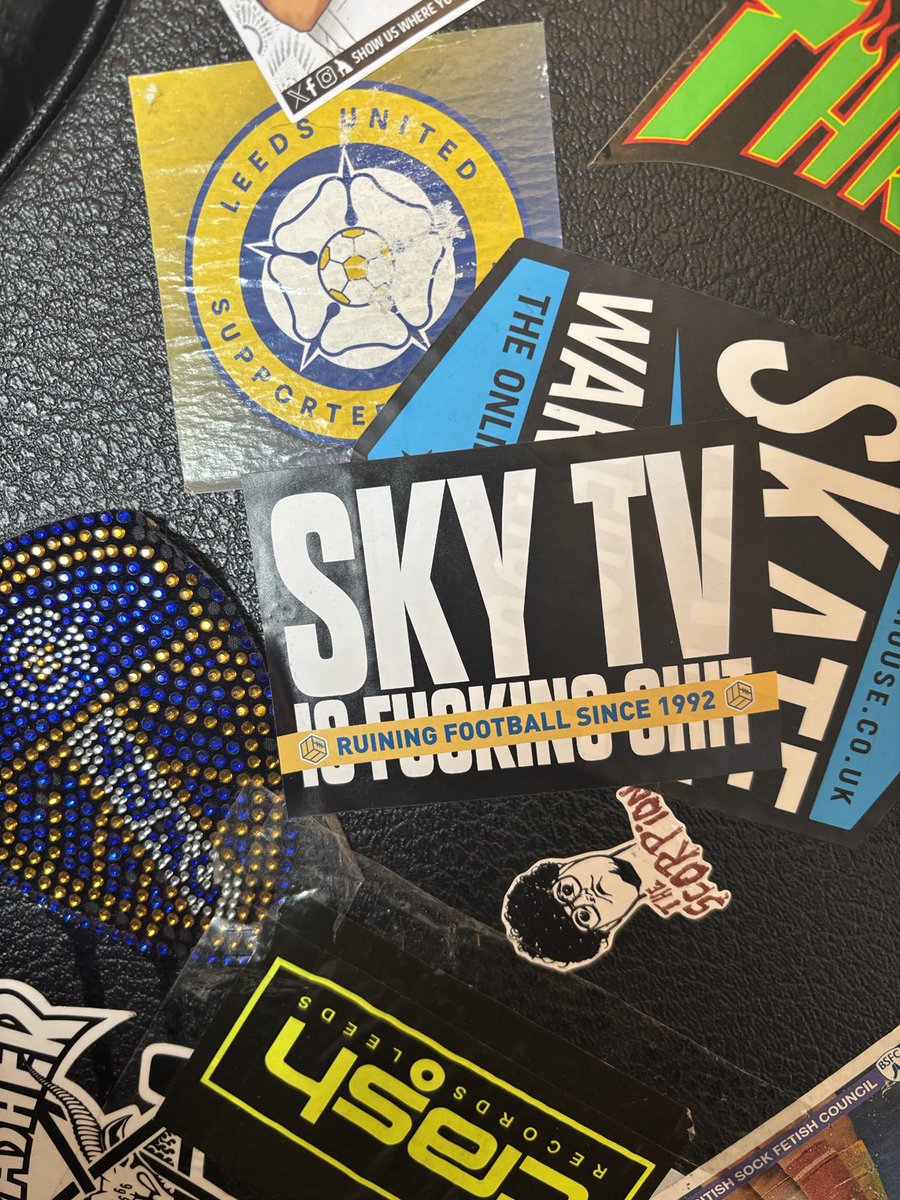 ⁦<a href="/TheSquareBall/">The Square Ball</a>⁩ no way this sticker’s going on a service station toilet door. It’s adorning my guitar case instead. To be seen at venues across the country soon. Great mag as usual folks!!!  #LUFC