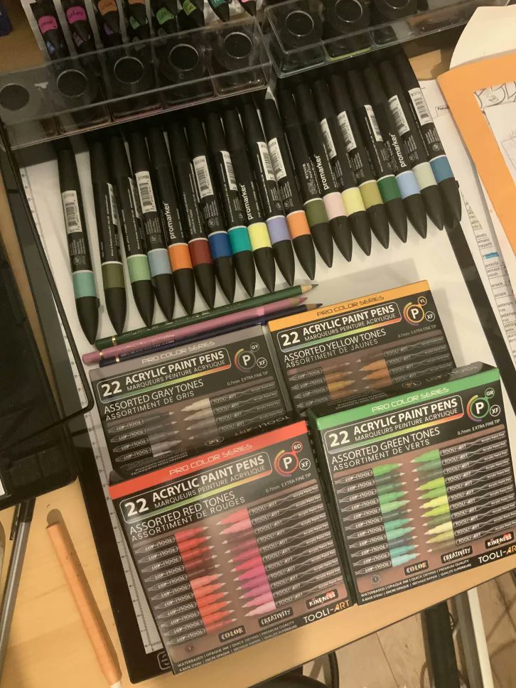 J'ai craqué mon porte monnaie... j'ai été a Cultura... °w°'