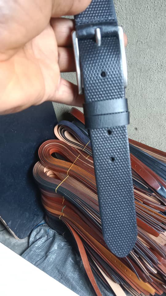 4tneys's tweet photo. Pure leather belt available

Price: 20,000

#wednesday #letsgotogether #4tneys #handmade #pureleather https://t.co/t5aWfN98j2
