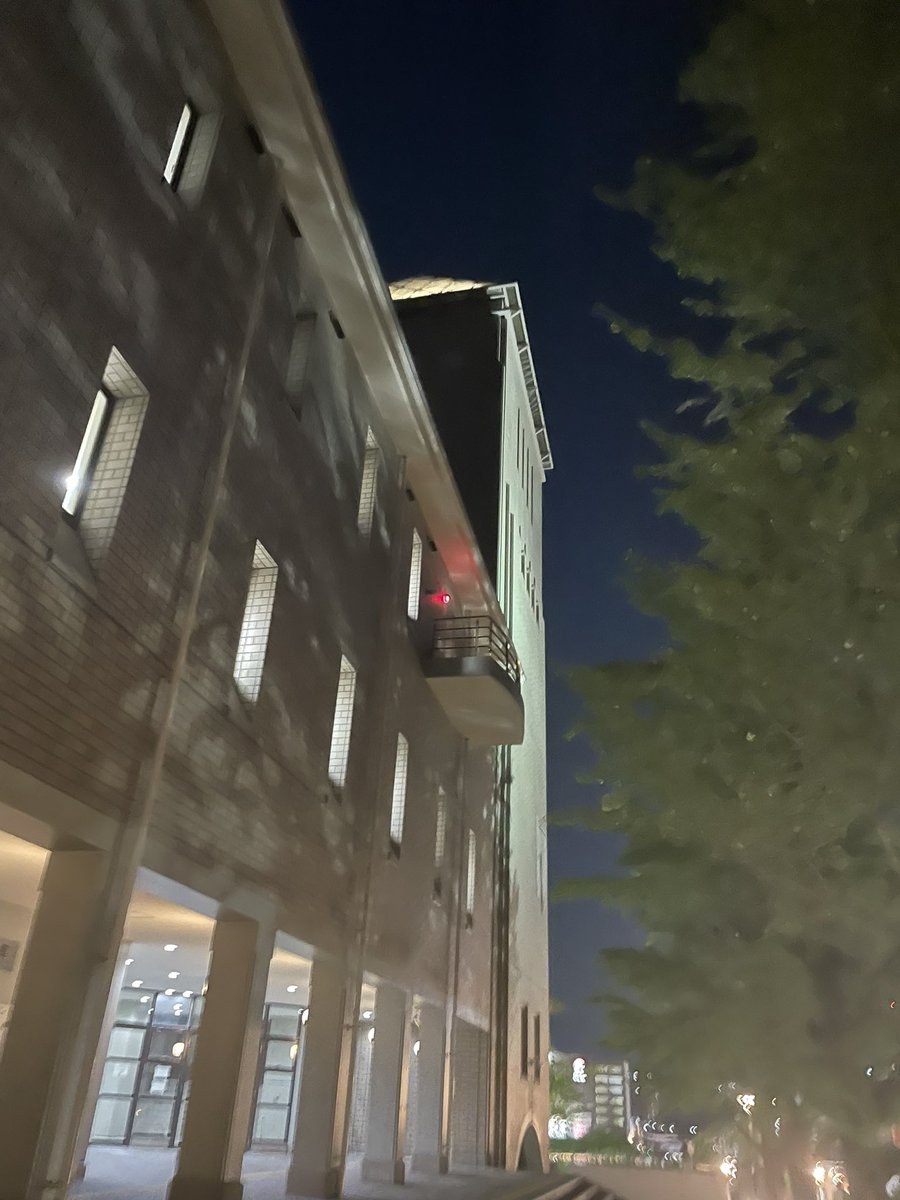 あさってに控えた夏合宿。直前ゼミです。

塔が光ってました。