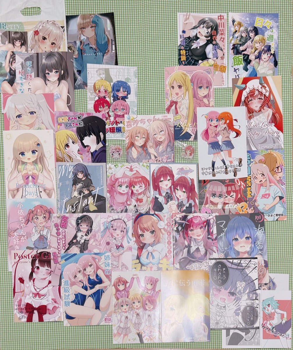 遅くなりましたがコミケの戦利品や交換して頂いたものです！！✨✨