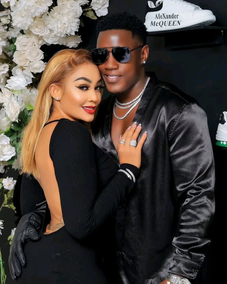 TransitPrime_'s tweet photo. 🧵 Thread: Zari Hassan Opens Up About Miscarriage &amp; Future Family Plans With Shakib.

#ZariHassan #ShakibCham #EntertainmentNews  #Uganda   Koome Kissed MP , Githurai ,  Agendaless Opponents https://t.co/xiSXfTm628