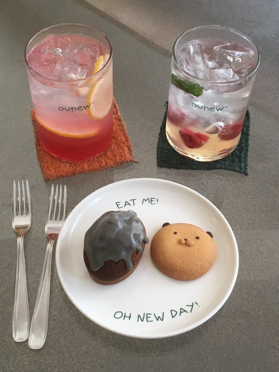 멍뭉이랑 꽃을 같이 볼 수 있는 카페라니