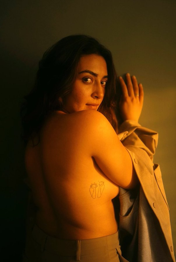 Gyy82qQaoAAL3QL?format=jpg&name=900x900