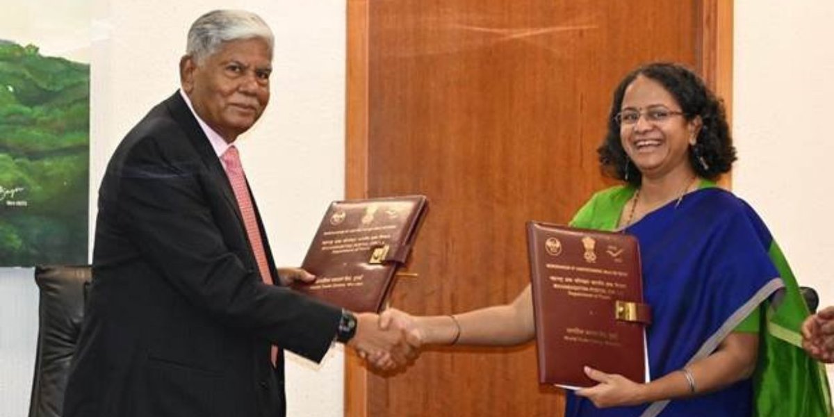 WTC Mumbai &amp; India Post partner to power trade, logistics, and global connectivity, unlocking new export opportunities for MSMEs.

Read More: textilevaluechain.in/global-trade/w…

#WTCMumbai #IndiaPost #GlobalTrade #Logistics #TradeFacilitation #MSMEExports #InternationalBusiness