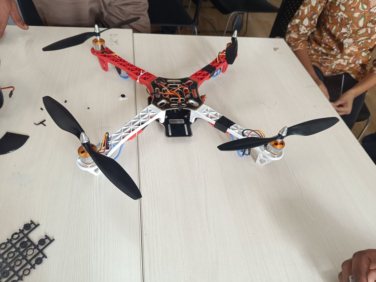 TSE_015's tweet photo. Over the two days, we went hands-on with the drone assembly from scratch, understanding motor mechanics, mission planner setup (Ardu pilot in our case) and a whole lot bunch https://t.co/bnGnXRVSU0