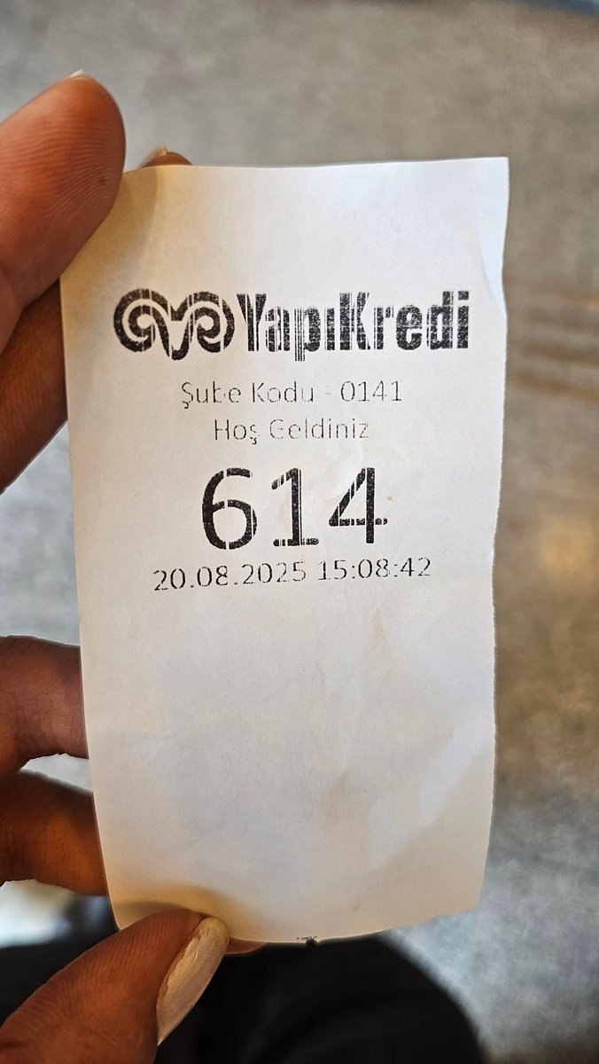 Giresun şubenizde 45 dk dır sıra bekliyoruz. Hizmet veren 4 masanız var toplasanız 4 kişi ilerlememiştir. 2025 yılında dijital çağın göbeğindeyiz. Her işlemin bu kadar uzun sürmesi sistemlerinizin yavaşlığından olsa gerek?? Sonra dijitaliz öncüyüz diyorsunuz .
<a href="/YapiKrediHizmet/">Yapı Kredi Hizmet</a>