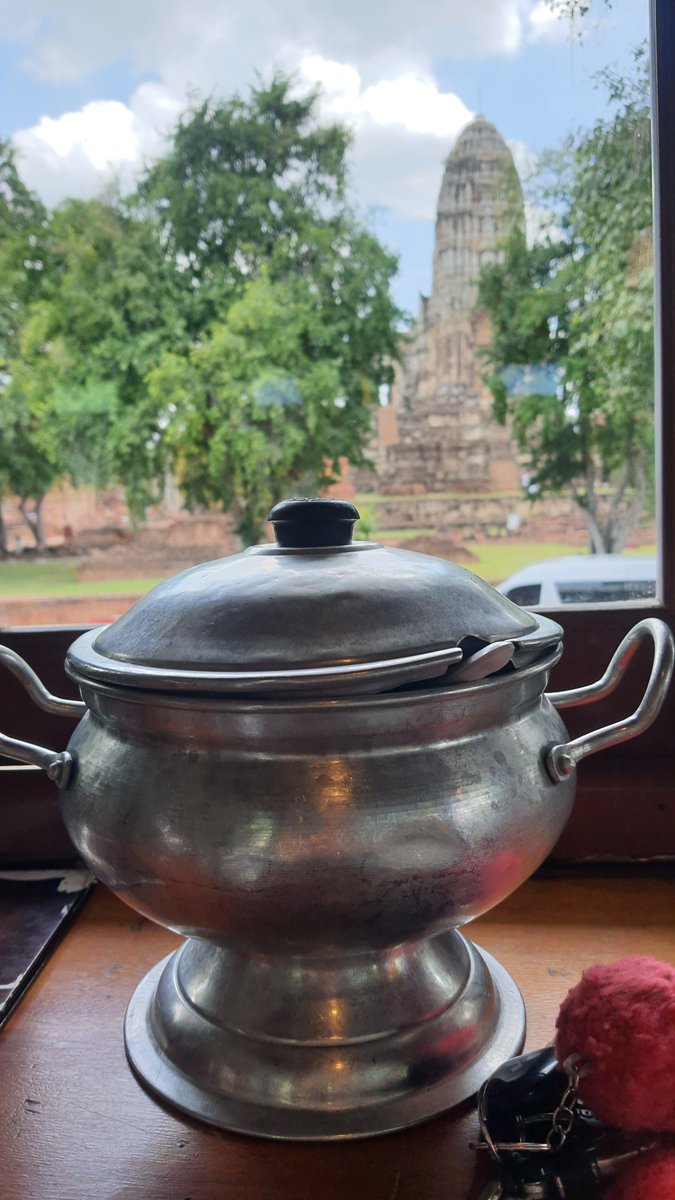 ถ่ายรูปยังไงเหมือนมากินข้าววัดอ่ะ 😂