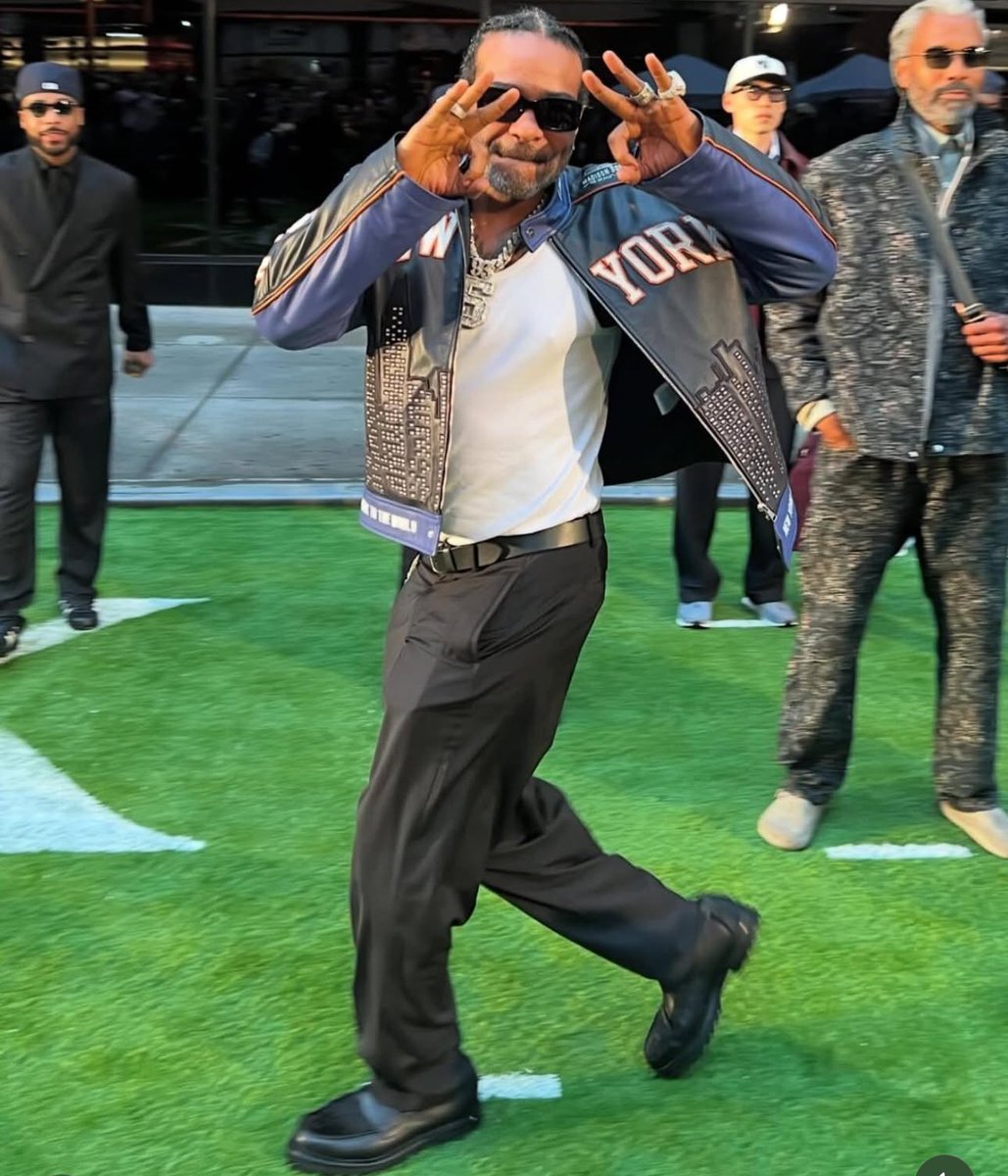 The city streets was the cat walk &amp; they let a dog walk 
- <a href="/KITH/">Kith</a>