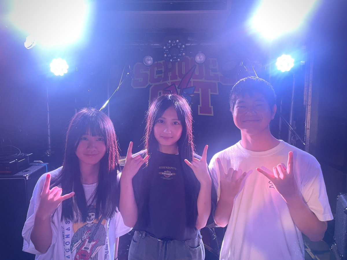 【School's Out 2025】
🍜北九州大会🍜

見事優勝したのは、、！

🏆Ignite🏆

初開催のUN KOKURA、3バンドが熱いライブを繰り広げました！
ちかっぱよかった🍜

#スクールズアウト
#schoolsout