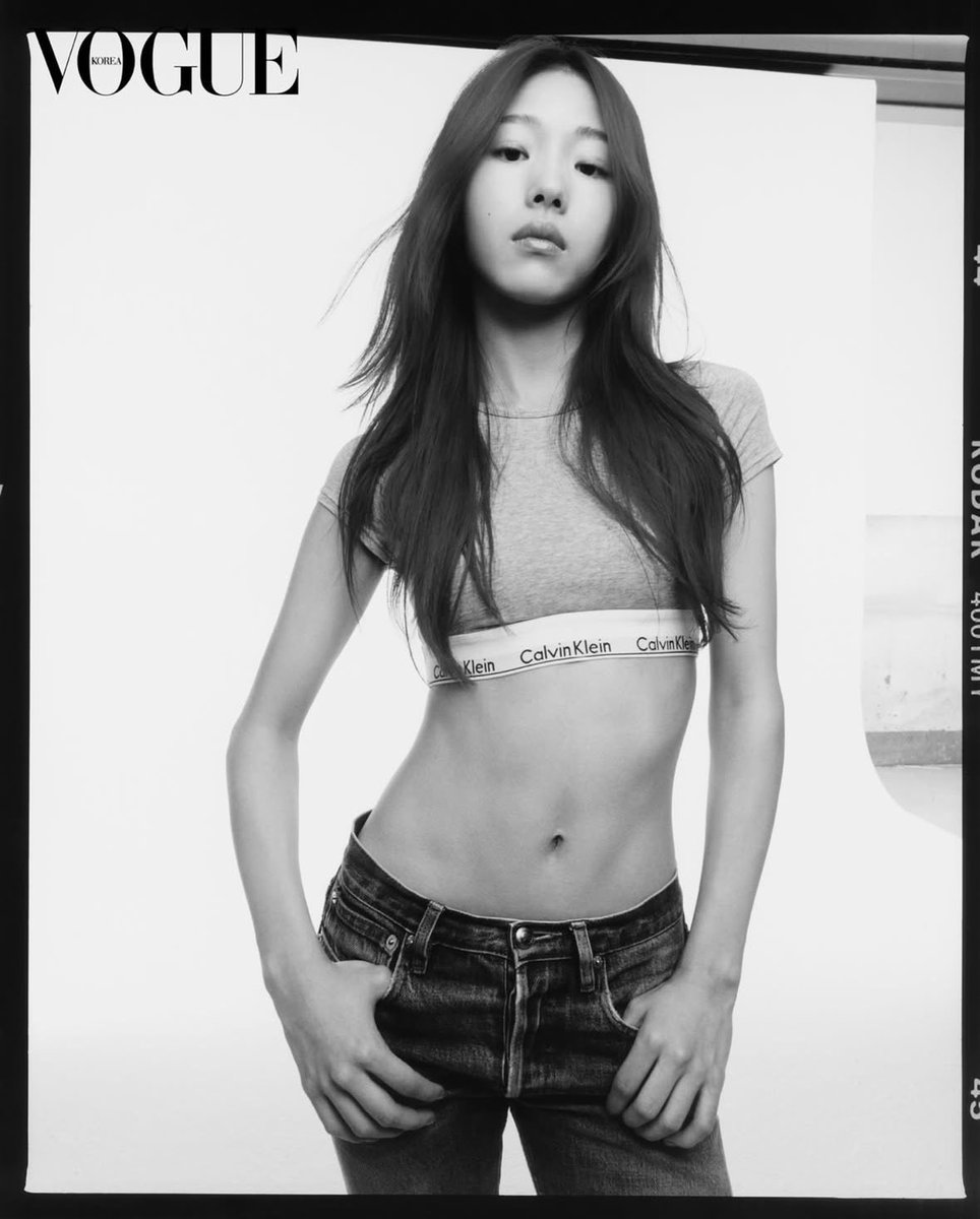 ✦⸝⸝ PHOTO - 20.08.25

#ARIN pour VOGUE KOREA !

🪻› #AtHeart #앳하트
#Plot_Twist #AtHeartDebutAlbum