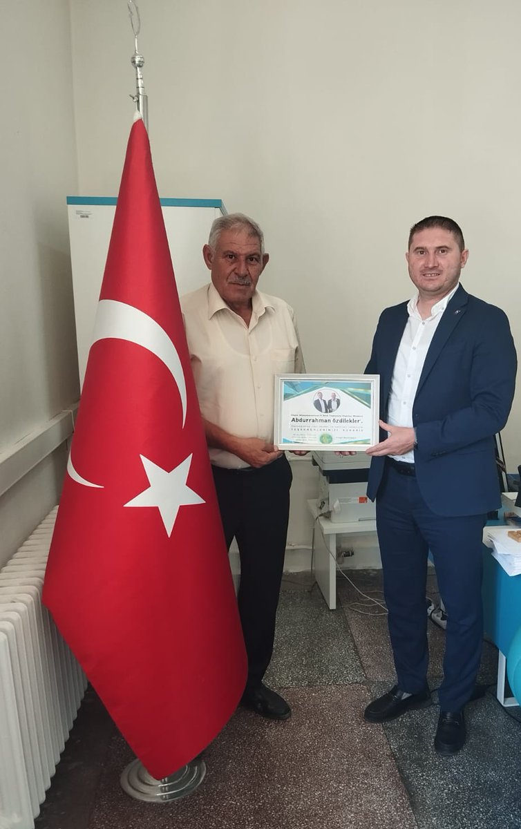 İlimizde faaliyet gösteren Kamu Yararına Çalışır TCDD Emeklileri Derneği Afyonkarahisar Şube Başkanı Yusuf DEMİRKALE'ye nazik ziyaretleri ve anlamlı hediyesi için teşekkür ediyorum.