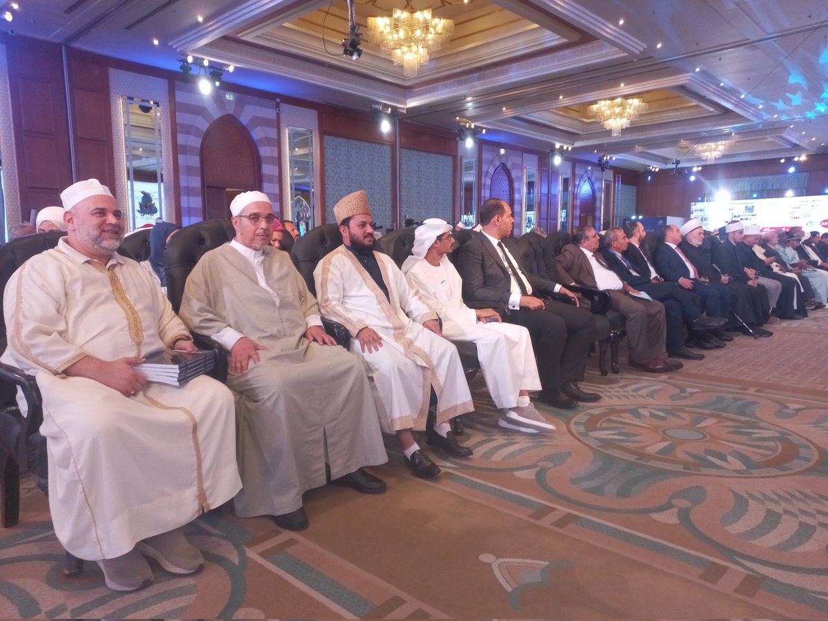 DarAlIftaIsb's tweet image. المؤتمرالدولي العاشرللفتوى مصر
انطلقت في القاهرة تحت عنوان"صناعةالمفتي الرشيدفي عصرالذكاءالاصطناعي"وشهدالمؤتمر حضورشخصيات دينيةبارزة، من بينها سماحة المفتی الدكتورعقيل الرحمن بيرزاده، مفتی العام لاسلام آباد و رئیس لجنةUACP,حيث مثّل بلاده في هذاالمحفل الدولي ممثلاً مفتي إسلام آباد