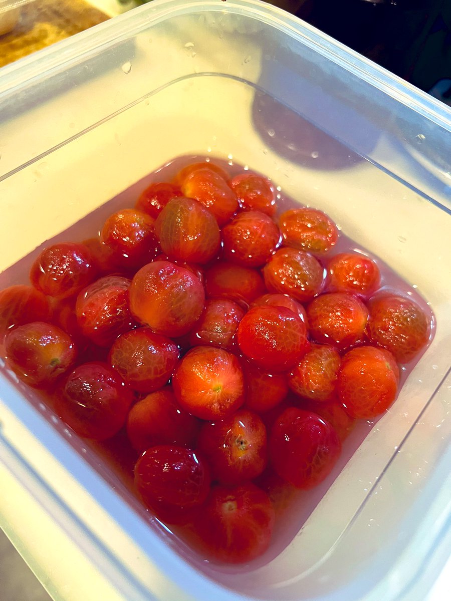 数の問題だろうけど、ミニトマトの湯むきはもうやらないと決めた(笑)