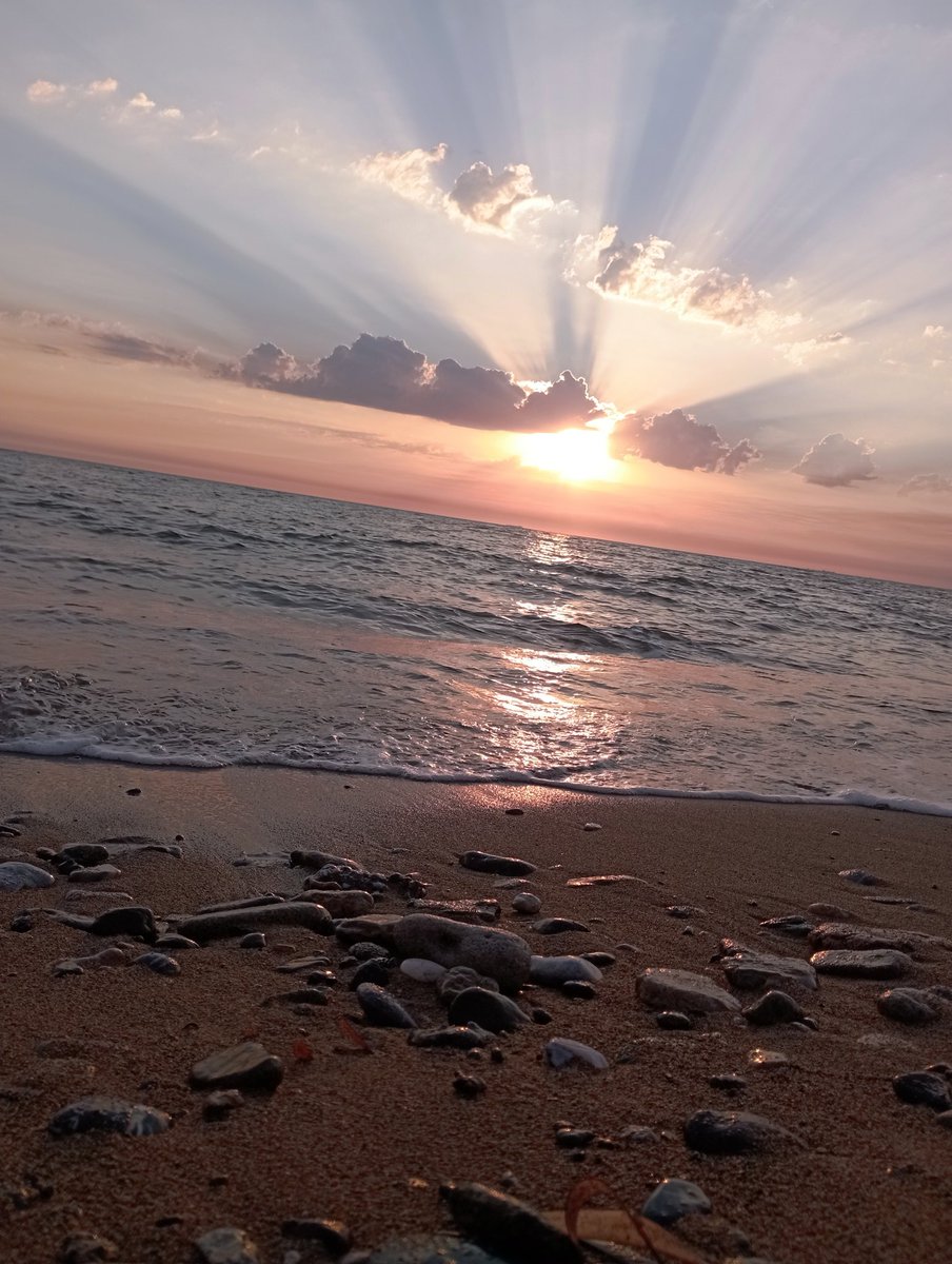 Şu manzarayı, suyu, havayı, doğayı bırakıp, 10 gün üstüne, organize sanayinin göbeğine işe gelmek şov değil, bildiğin mecburiyet:/