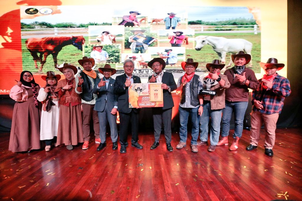 SIMPANG AMPAT, 20.08.2025 - Mewakili KPKR di KIK JKR 2025 
450 warga &amp; 50 kumpulan hadir dari seluruh Cawangan, Negeri &amp; Daerah.
Turut bersama TKPKR Pakar, Pengarah Kanan, Pengarah Cawangan &amp; Negeri.
KIK membuktikan inovasi warga JKR adalah kunci membina masa depan negara.