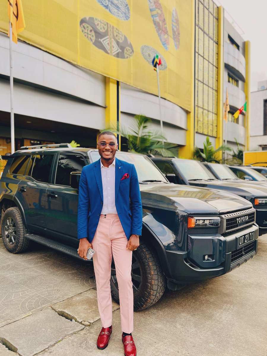 LekiniF's tweet photo. @MTNCameroon everywhere I go. https://t.co/xCPi45TwEQ