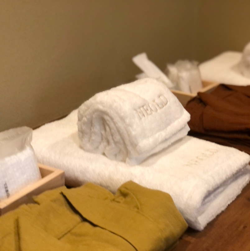 NEOLD_PH's tweet photo. From soft towels to colorful yukata, everything at NEOLD is designed to make the guest feel at ease in our samurai guest house. https://t.co/YsRpfLwbui
#NEOLD #Omotenashi #NaraJapan #Yoshino #luxuryhospitality #travelindustry #LuxuriousExperience #worldheritage2025 #shogun #vhnwi https://t.co/VELsaLUtEn